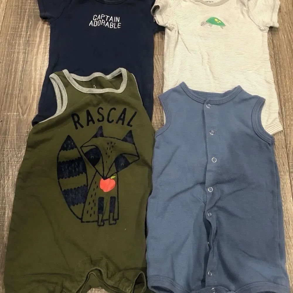 Baby Onesies Set Size 12-18M Set of Baby Rompers with Graphic Designs 4 pieces